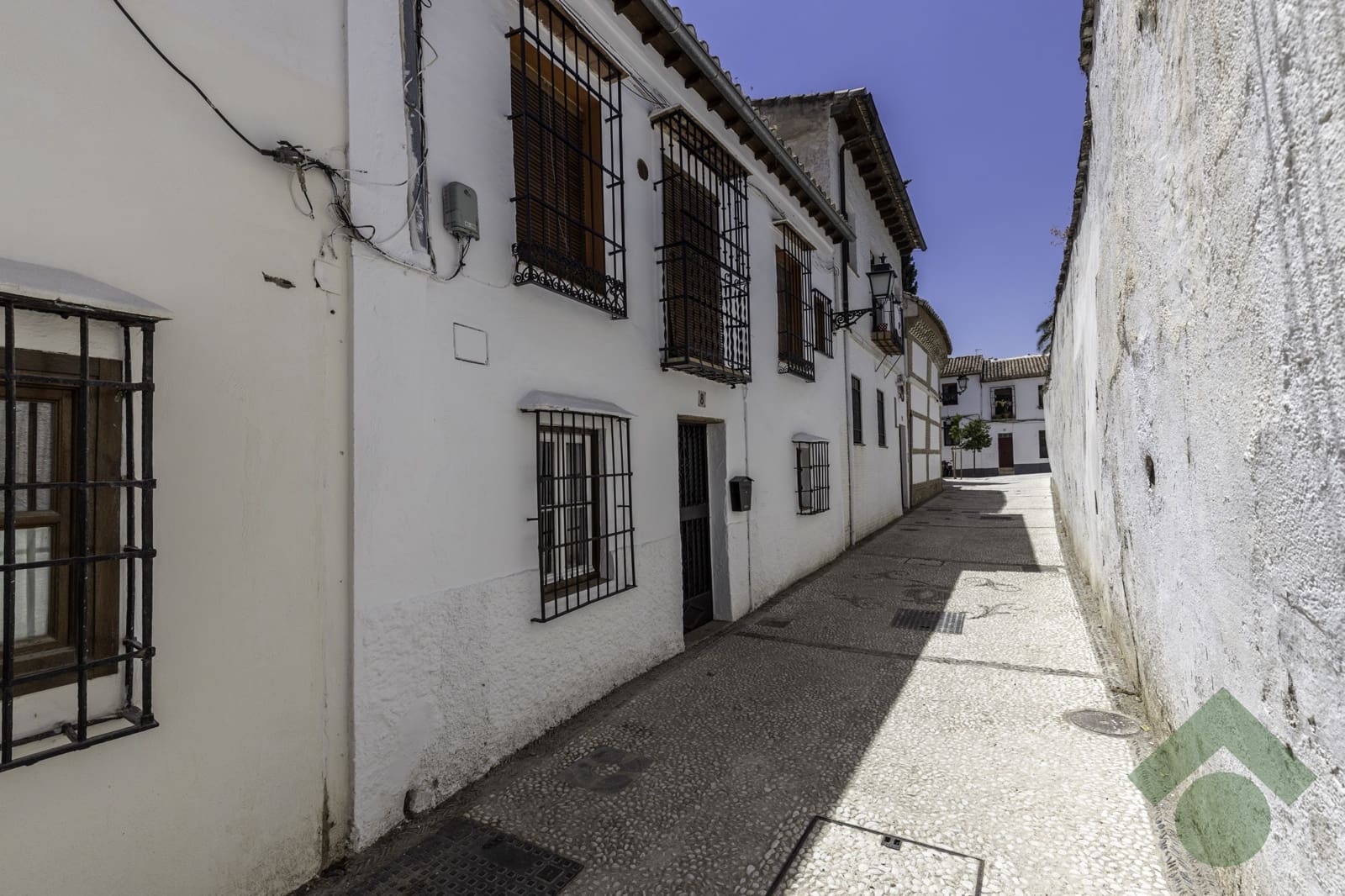 6 bedroom Terraced Villa for sale in Granada city - € 408,000 (Ref: 9397969)
