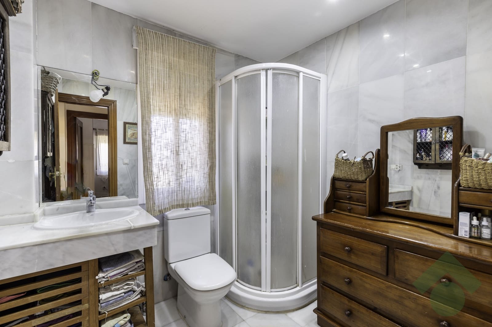 4 makuuhuone Rivitalo myytävänä paikassa Granada kaupunki - 370 000 € (Ref: 9402541)