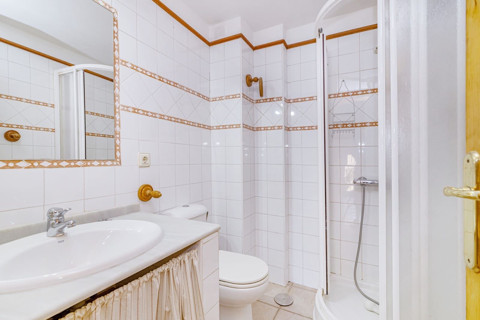 3 soveværelse Rækkehus til salg i Granada by - € 269.900 (Ref: 9402542)