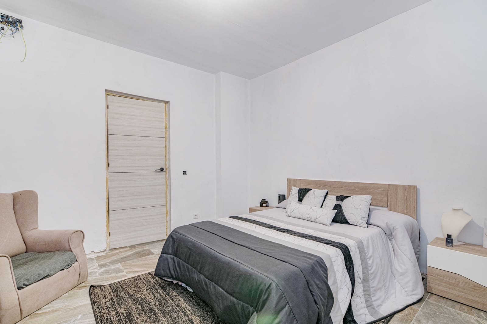 3 soveværelse Semi-Rækkehus til salg i Granada by - € 134.900 (Ref: 9402544)