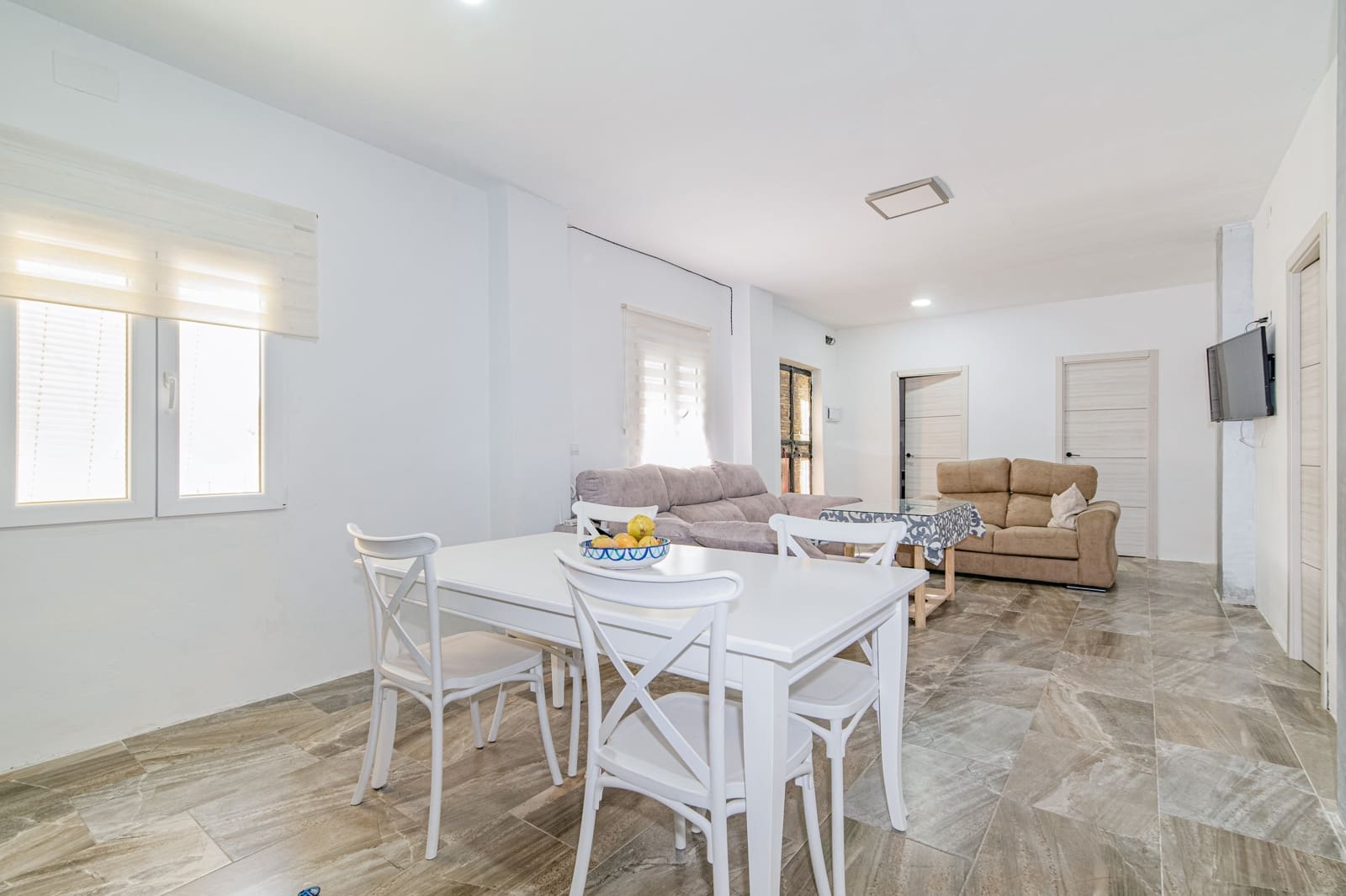 3 soveværelse Semi-Rækkehus til salg i Granada by - € 134.900 (Ref: 9402544)