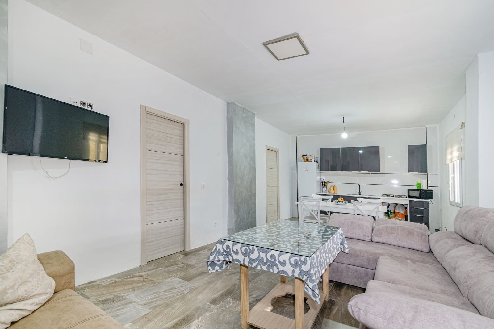 3 soveværelse Semi-Rækkehus til salg i Granada by - € 134.900 (Ref: 9402544)