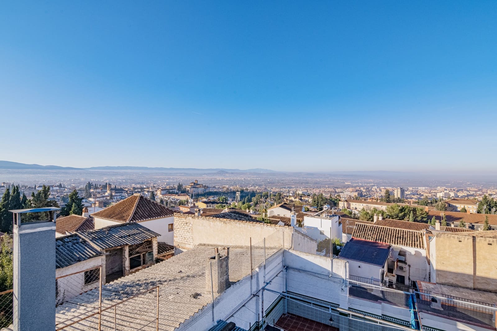 5 slaapkamer Rijtjeshuis te koop in Granada stad met garage - € 449.900 (Ref: 9470641)