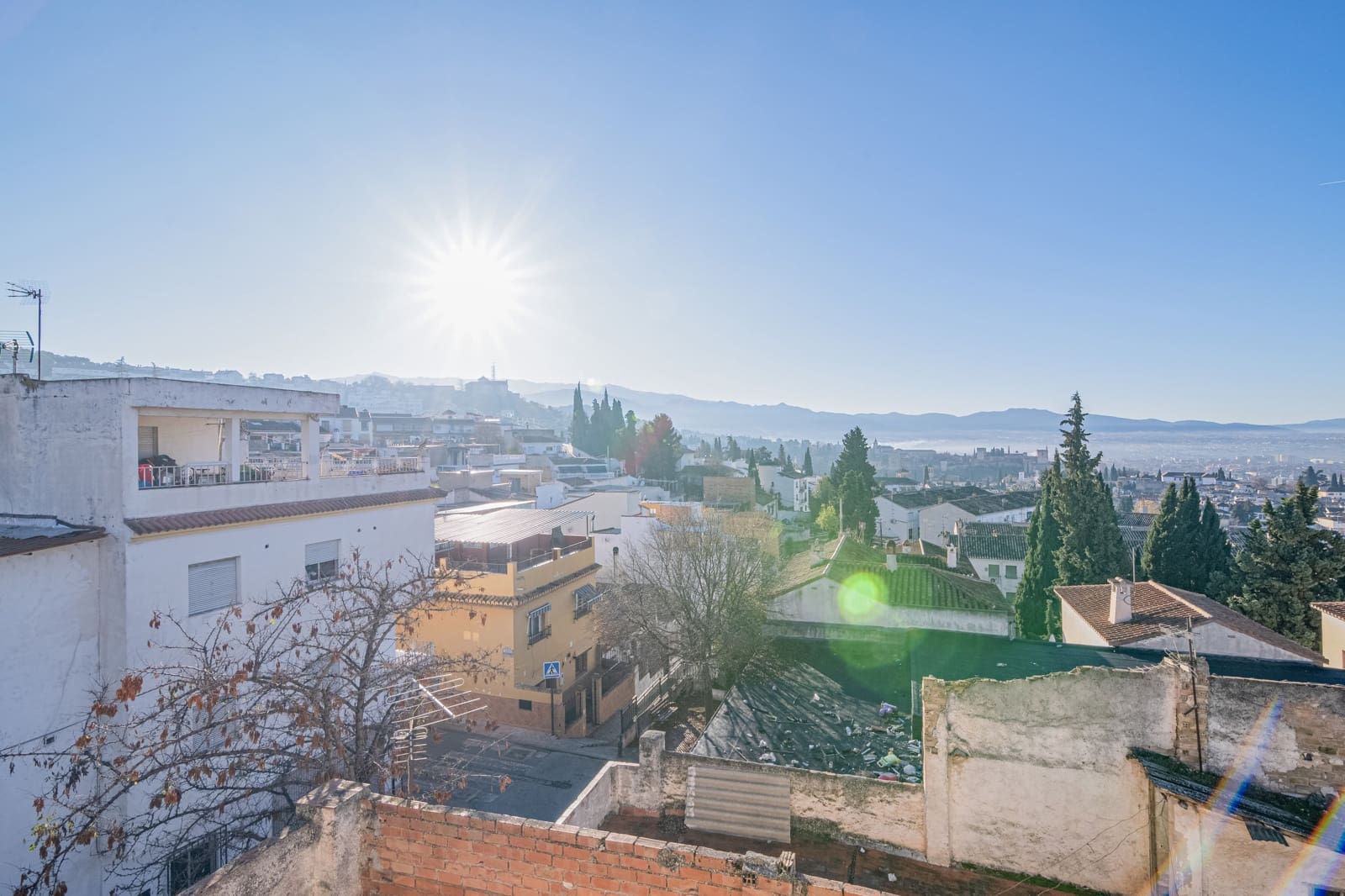 5 slaapkamer Rijtjeshuis te koop in Granada stad met garage - € 449.900 (Ref: 9470641)