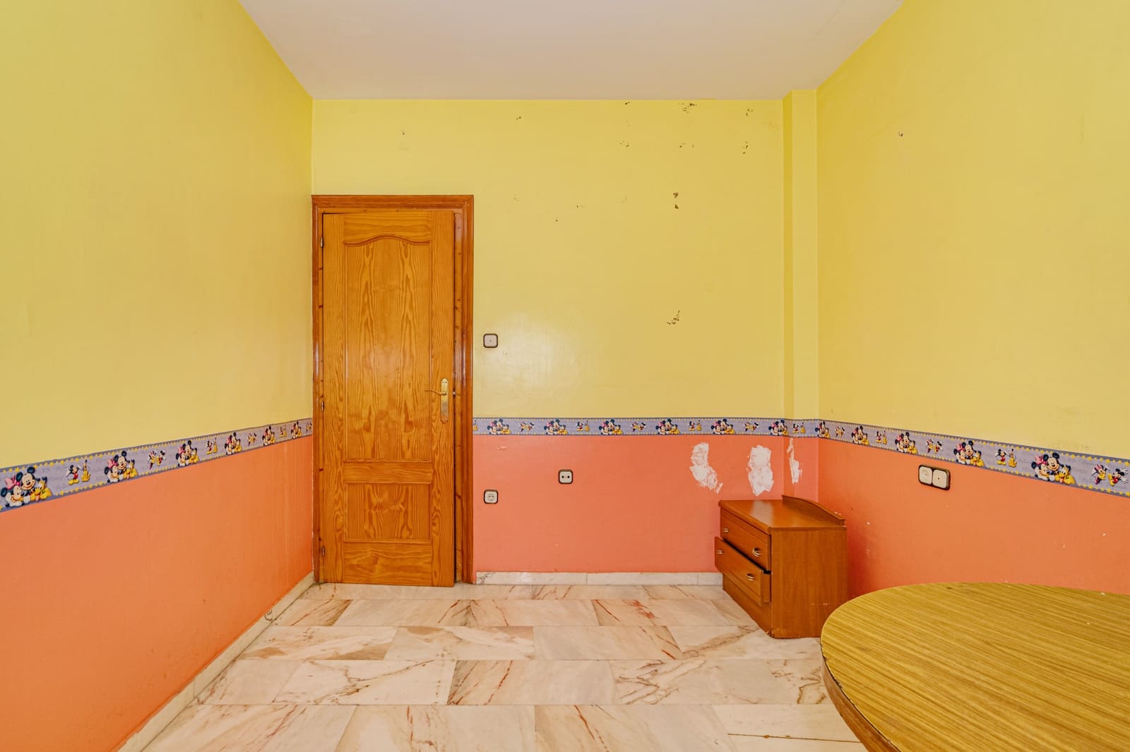 5 slaapkamer Rijtjeshuis te koop in Granada stad met garage - € 449.900 (Ref: 9470641)