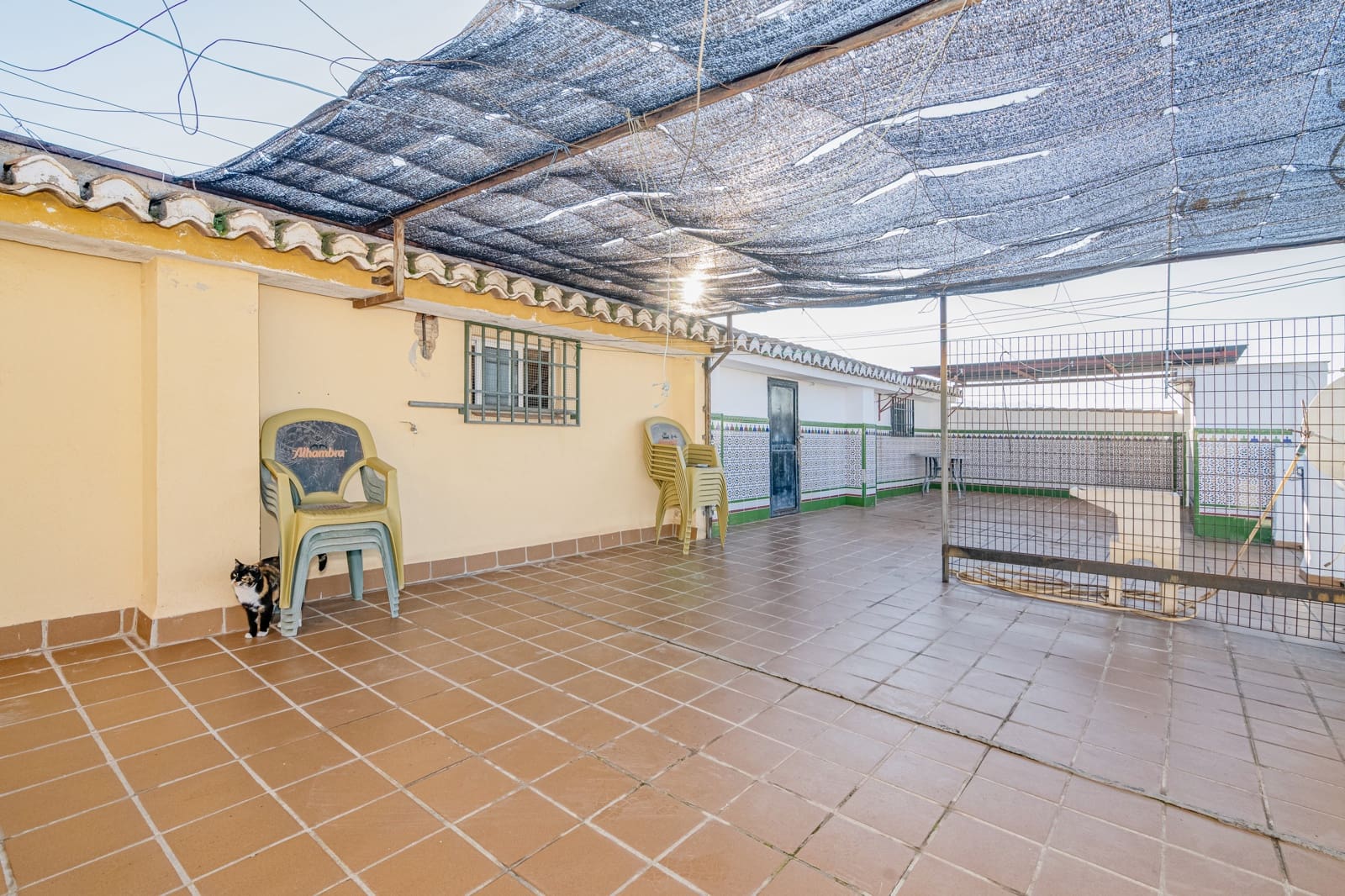 5 slaapkamer Rijtjeshuis te koop in Granada stad met garage - € 449.900 (Ref: 9470641)