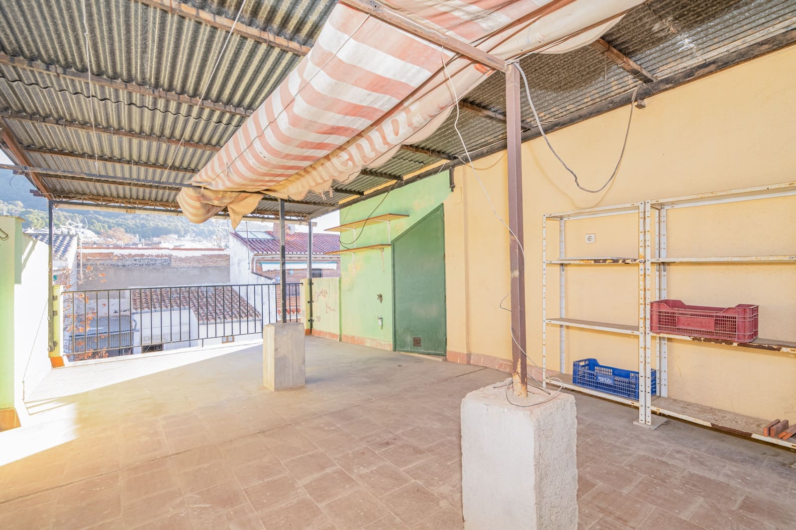 5 slaapkamer Rijtjeshuis te koop in Granada stad met garage - € 449.900 (Ref: 9470641)