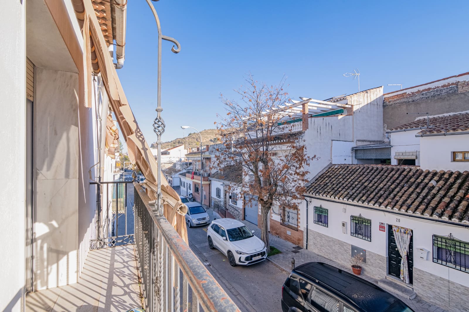 5 slaapkamer Rijtjeshuis te koop in Granada stad met garage - € 449.900 (Ref: 9470641)