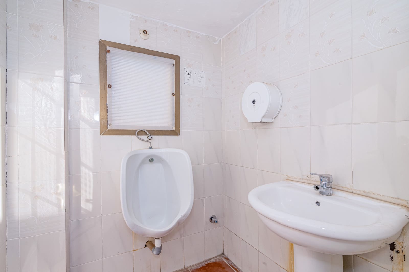 5 slaapkamer Rijtjeshuis te koop in Granada stad met garage - € 449.900 (Ref: 9470641)