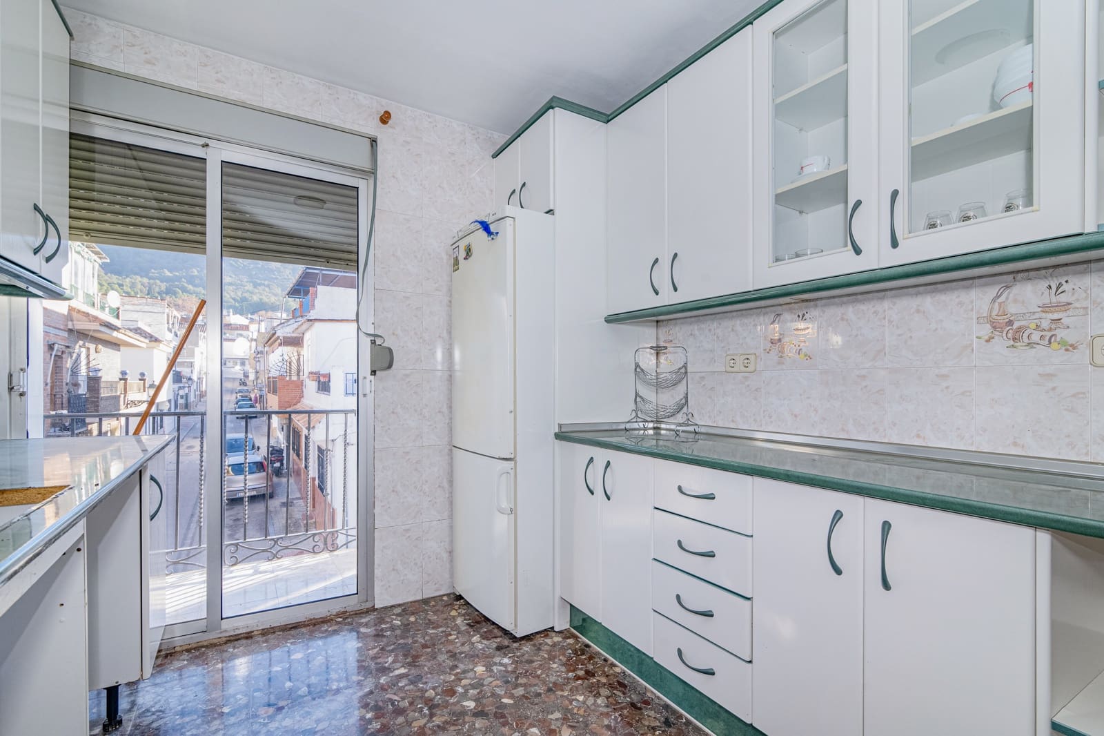 5 slaapkamer Rijtjeshuis te koop in Granada stad met garage - € 449.900 (Ref: 9470641)