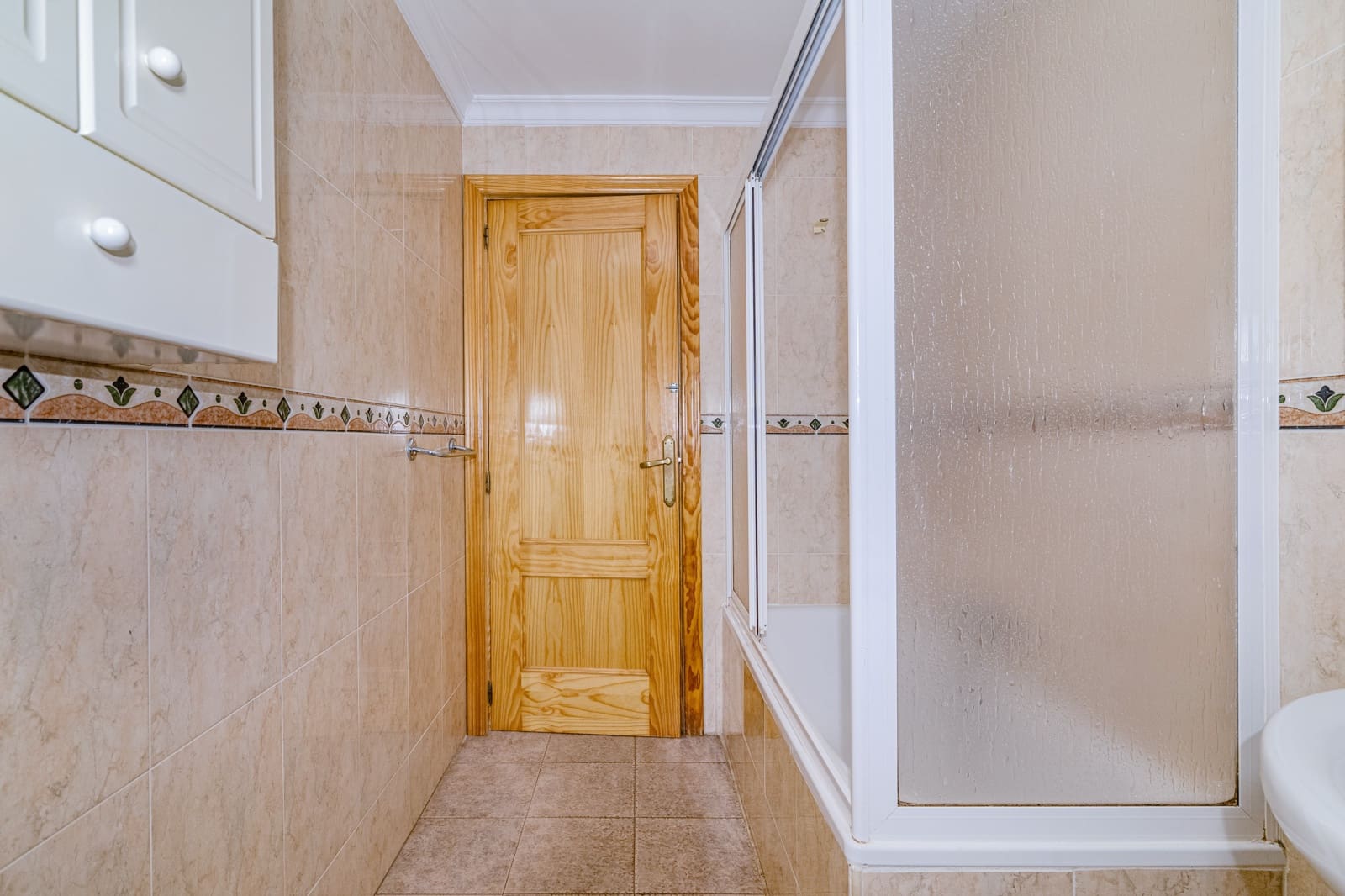 5 slaapkamer Rijtjeshuis te koop in Granada stad met garage - € 449.900 (Ref: 9470641)