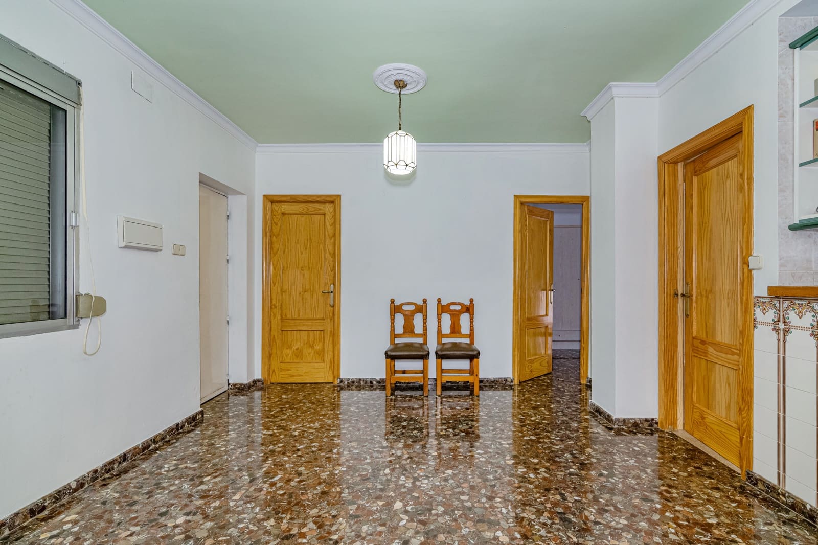5 slaapkamer Rijtjeshuis te koop in Granada stad met garage - € 449.900 (Ref: 9470641)