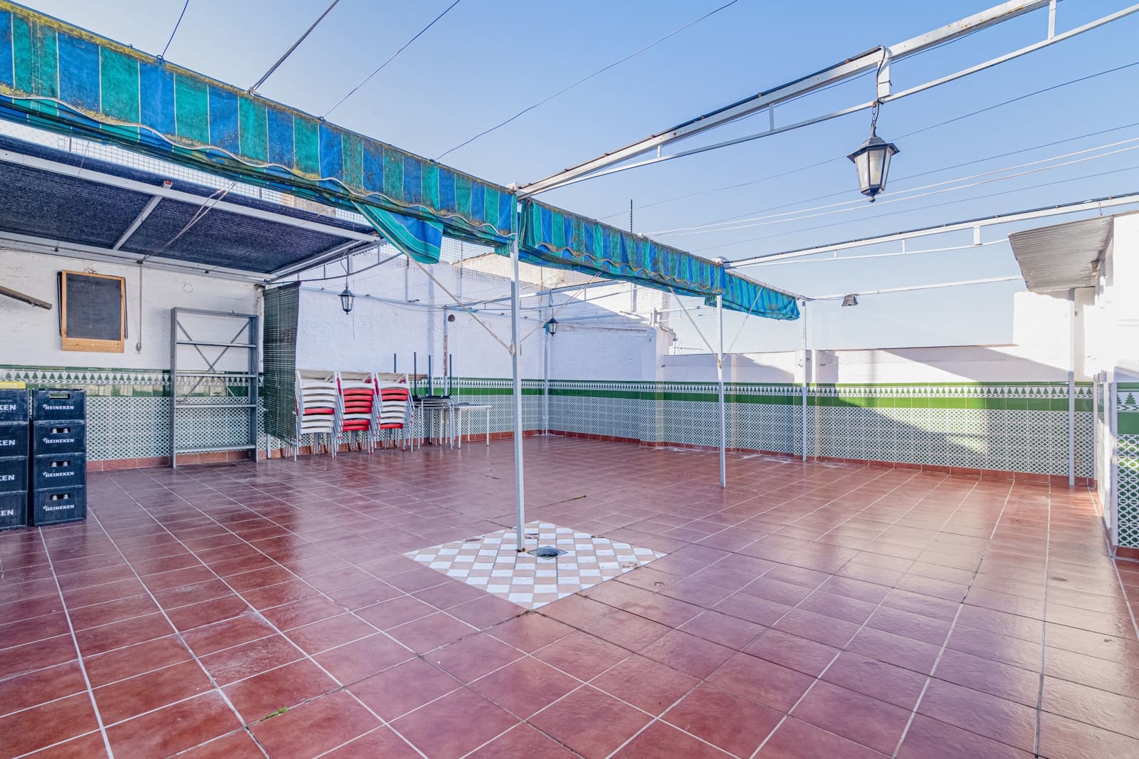 5 slaapkamer Rijtjeshuis te koop in Granada stad met garage - € 449.900 (Ref: 9470641)