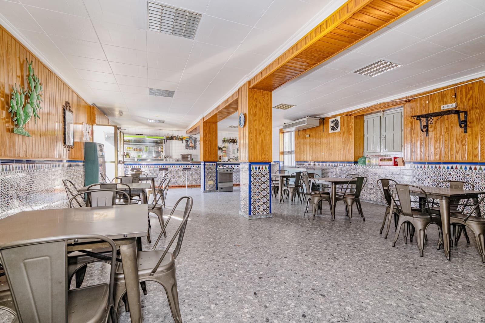 5 slaapkamer Rijtjeshuis te koop in Granada stad met garage - € 449.900 (Ref: 9470641)