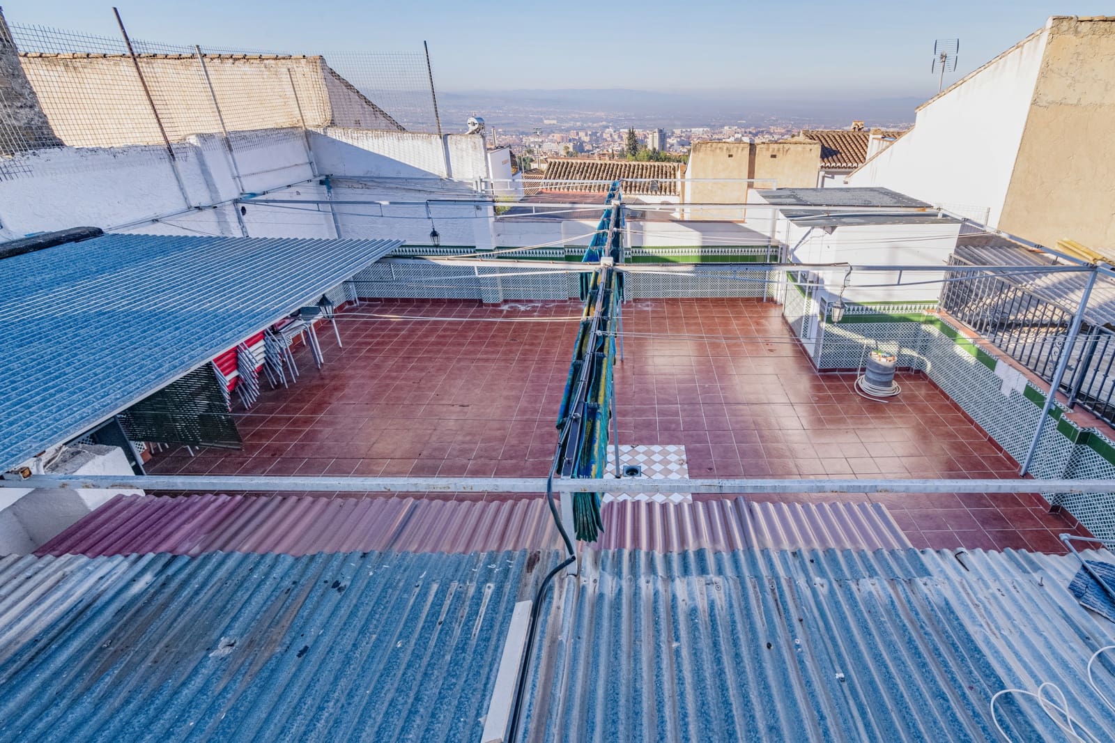 5 slaapkamer Rijtjeshuis te koop in Granada stad met garage - € 449.900 (Ref: 9470641)