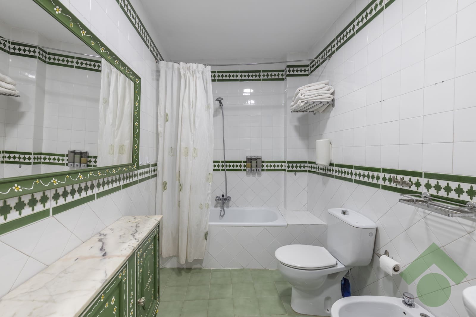 3 bedroom Townhouse for sale in Granada city with pool garage - € 749,900 (Ref: 9506824)