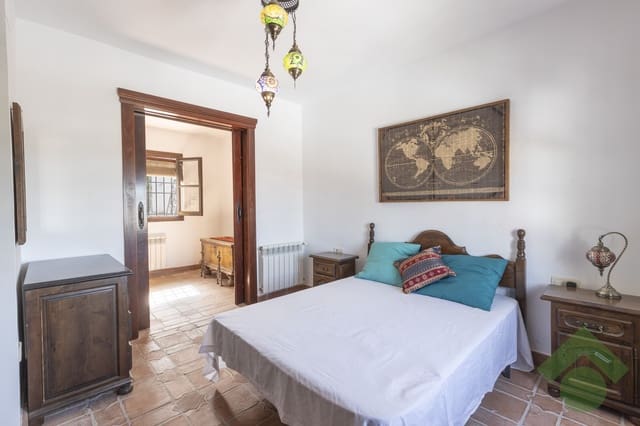 3 bedroom Townhouse for sale in Albaicin, Granada city with pool garage - € 749,900 (Ref: 9506824)