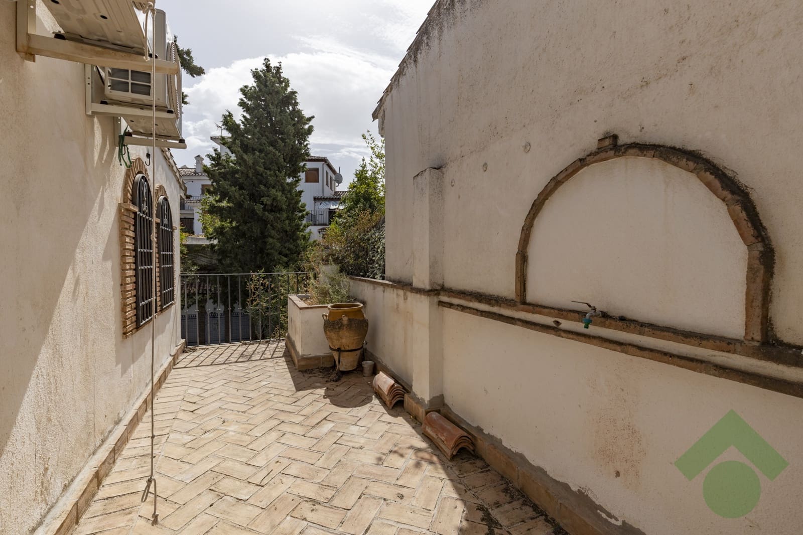 3 bedroom Townhouse for sale in Granada city with pool garage - € 749,900 (Ref: 9506824)