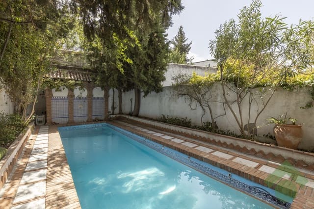 3 bedroom Townhouse for sale in Albaicin, Granada city with pool garage - € 749,900 (Ref: 9506824)