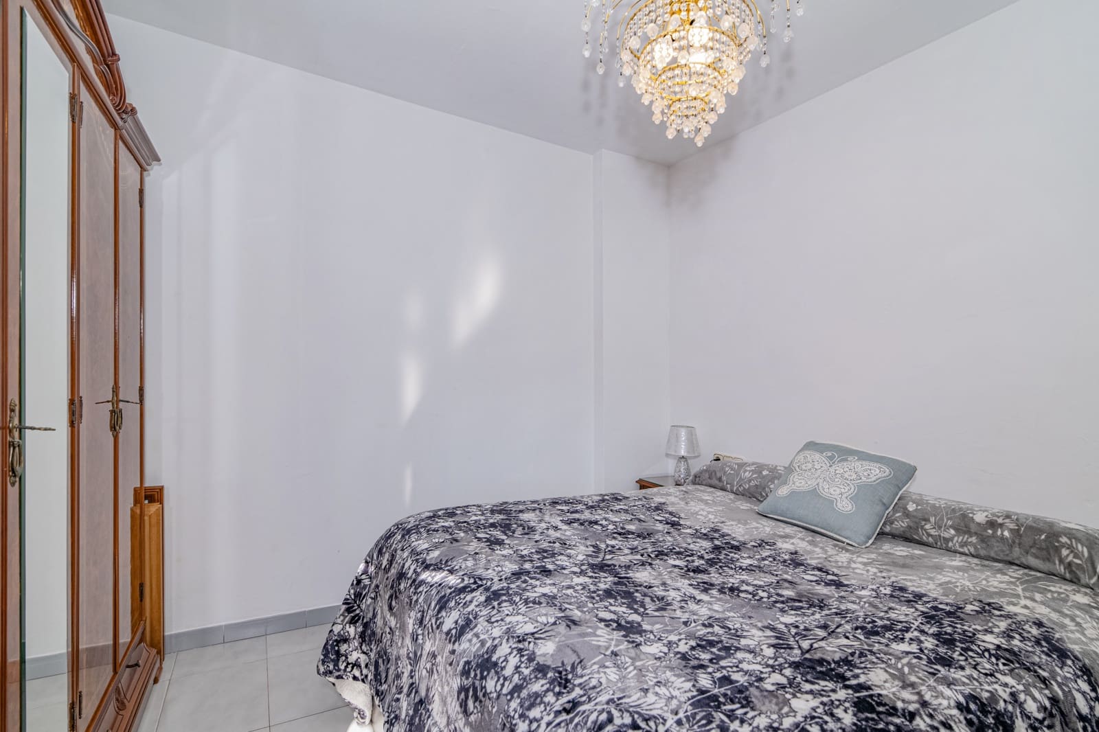 6 bedroom Townhouse for sale in Granada city with pool - € 570,000 (Ref: 9506902)