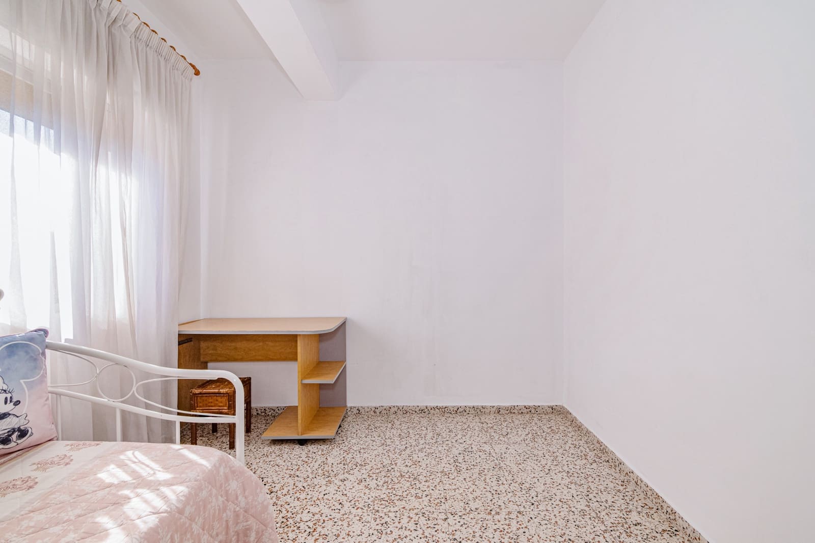 6 bedroom Townhouse for sale in Granada city with pool - € 570,000 (Ref: 9506902)