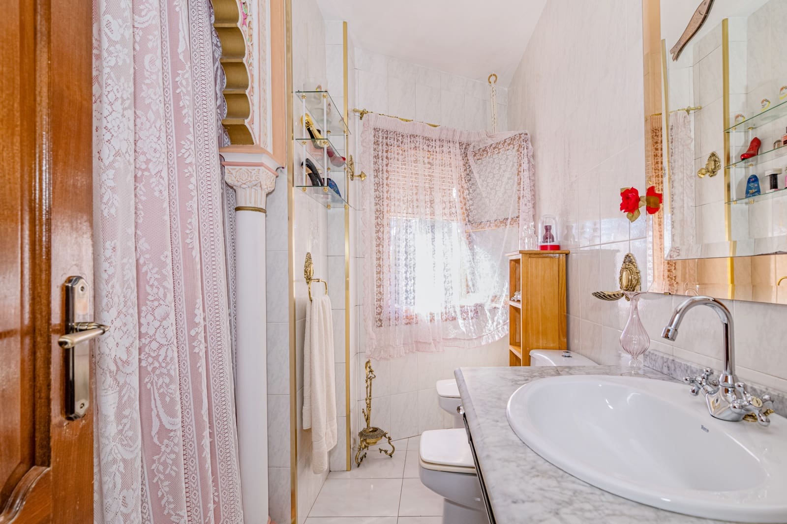 6 bedroom Townhouse for sale in Granada city with pool - € 570,000 (Ref: 9506902)