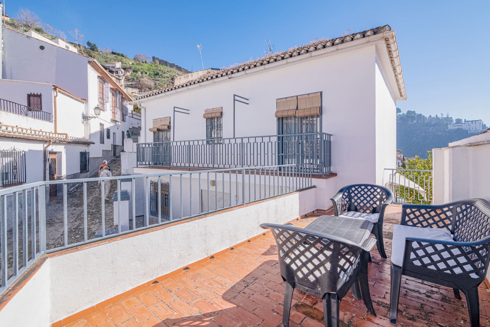 6 bedroom Townhouse for sale in Granada city with pool - € 570,000 (Ref: 9506902)