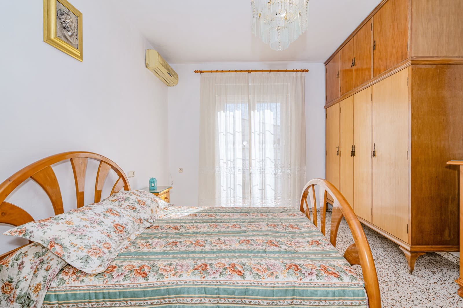 6 bedroom Townhouse for sale in Granada city with pool - € 570,000 (Ref: 9506902)