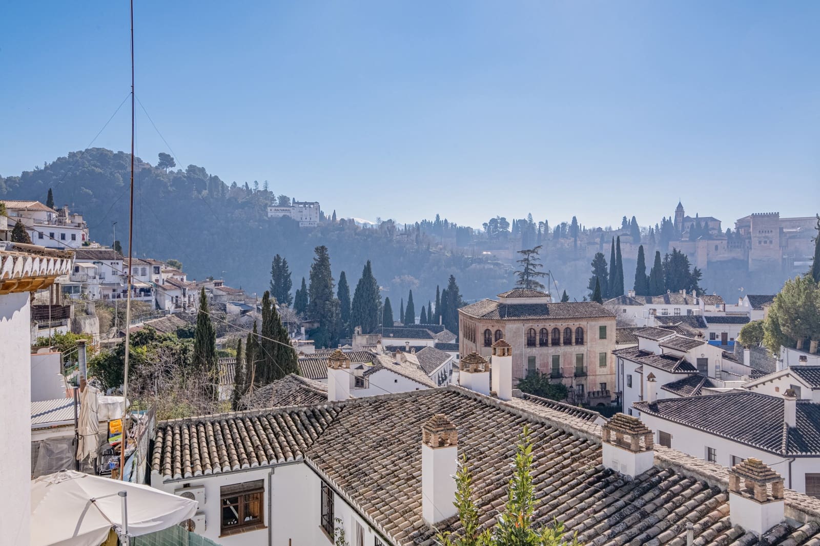 6 bedroom Townhouse for sale in Granada city with pool - € 570,000 (Ref: 9506902)