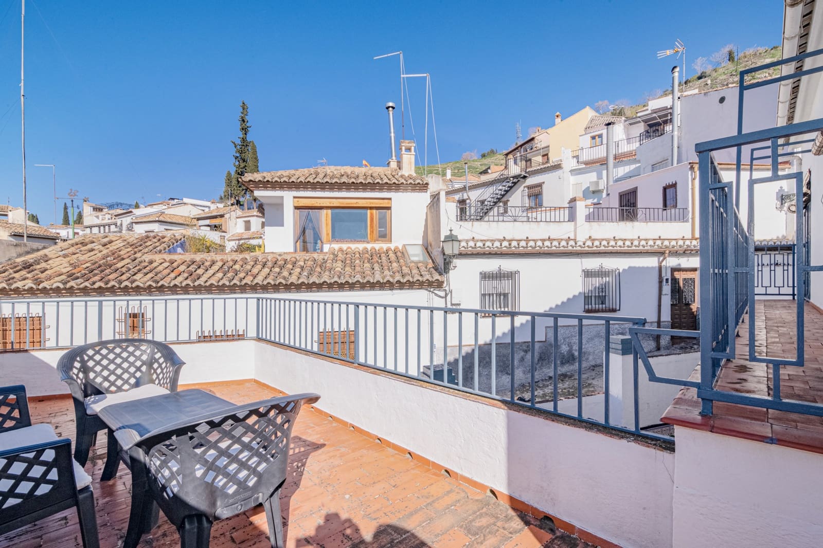 6 bedroom Townhouse for sale in Granada city with pool - € 570,000 (Ref: 9506902)