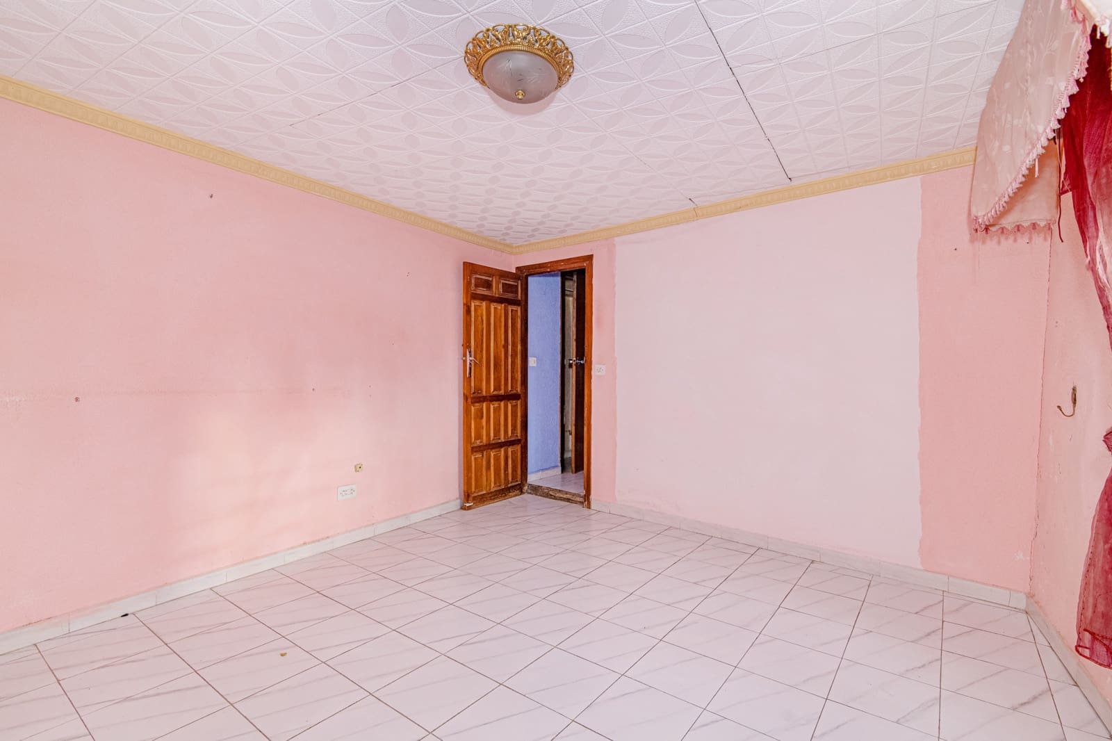 Townhouse for sale in Granada city - € 1,490,000 (Ref: 9566695)