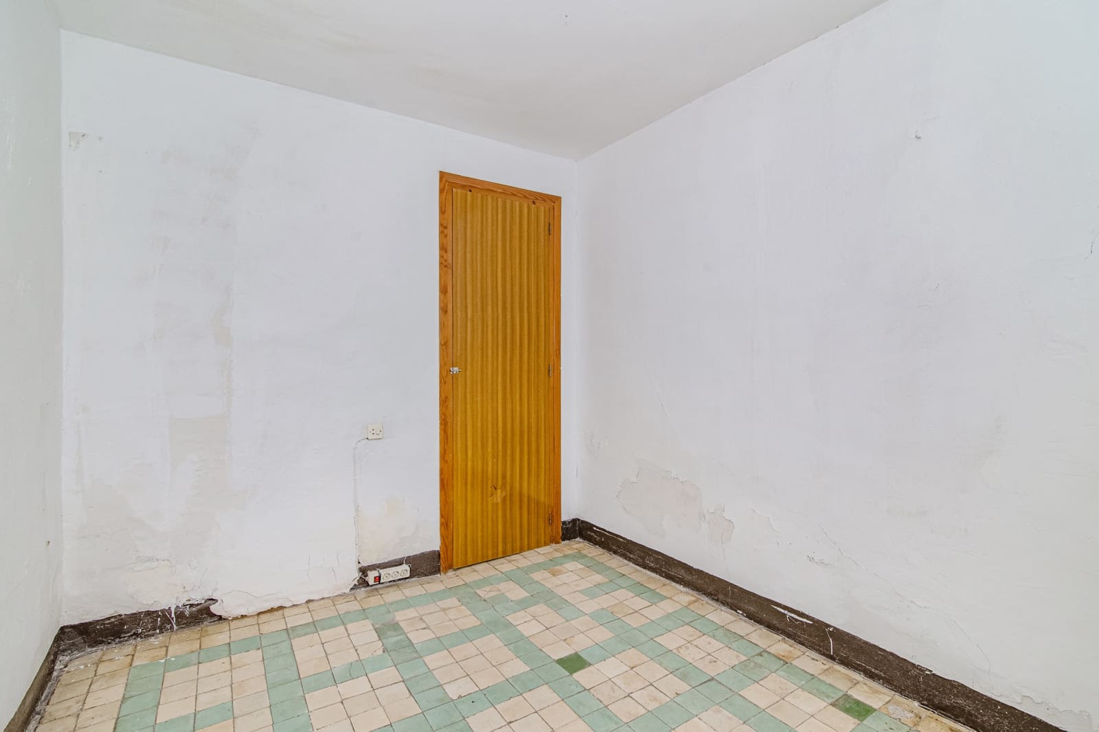 Townhouse for sale in Granada city - € 1,490,000 (Ref: 9566695)