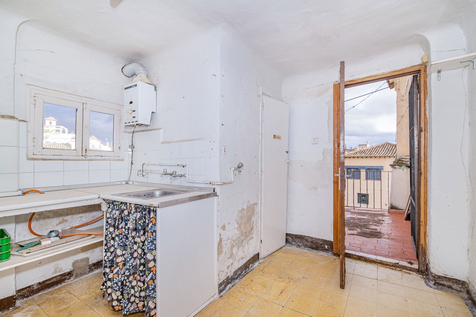 Townhouse for sale in Granada city - € 1,490,000 (Ref: 9566695)