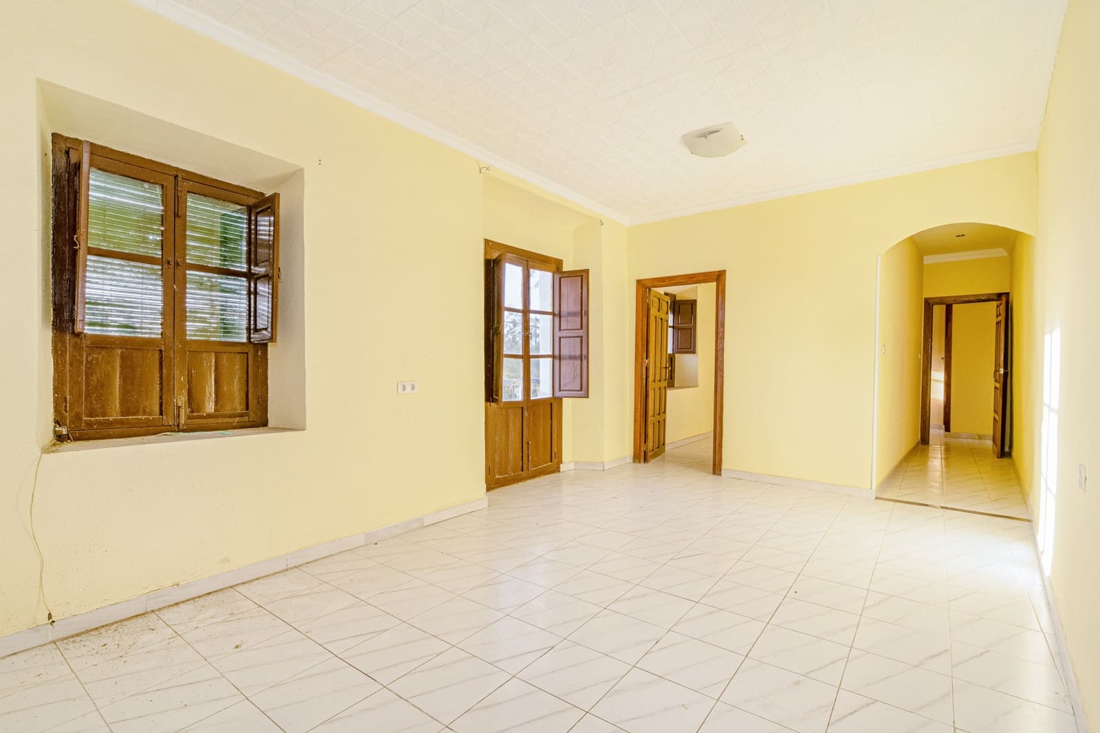 Townhouse for sale in Granada city - € 1,490,000 (Ref: 9566695)