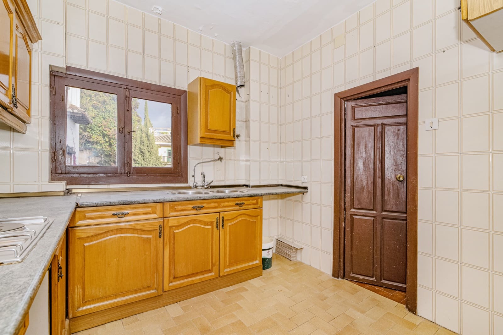 Townhouse for sale in Granada city - € 1,490,000 (Ref: 9566695)