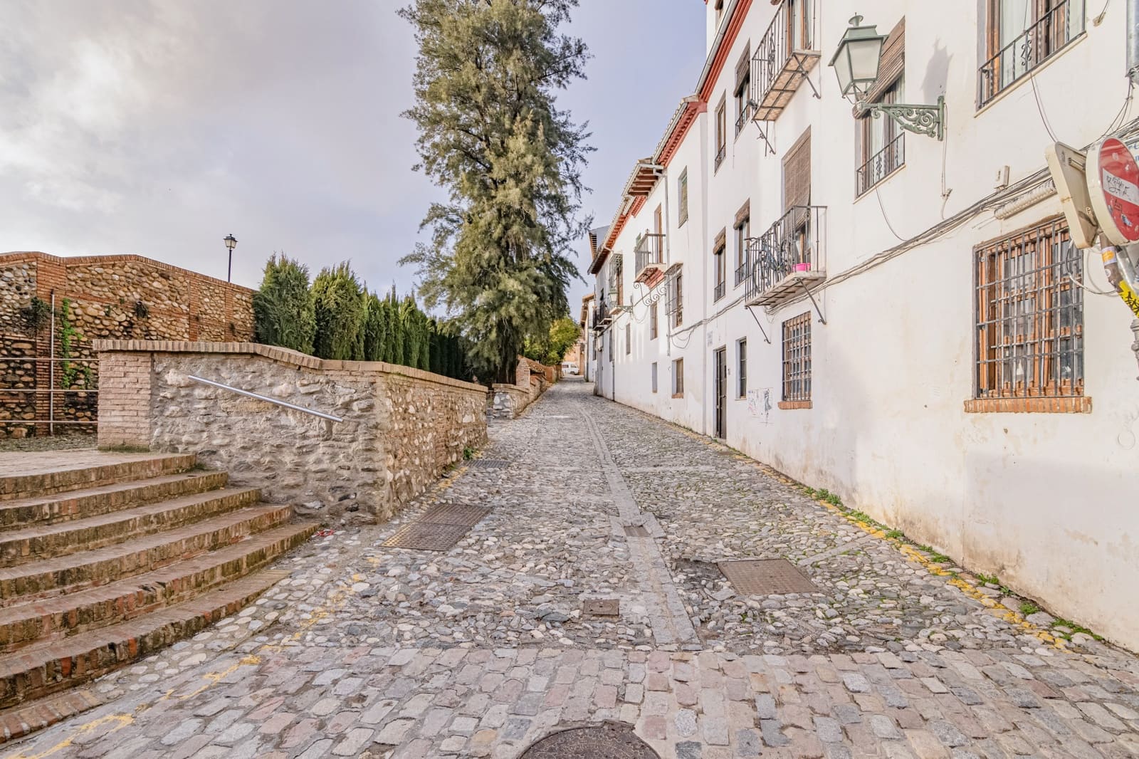 Townhouse for sale in Granada city - € 1,490,000 (Ref: 9566695)