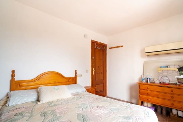 3 bedroom Townhouse for sale in Albaicin, Granada city - € 349,900 (Ref: 9819646)