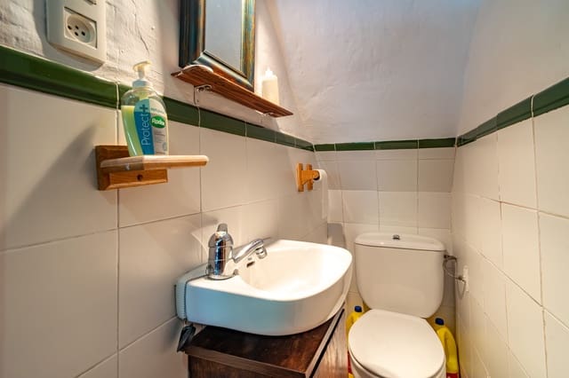 1 soverom Rekkehus til salgs i Albaicin, Granada by - € 225 000 (Ref: 9852288)