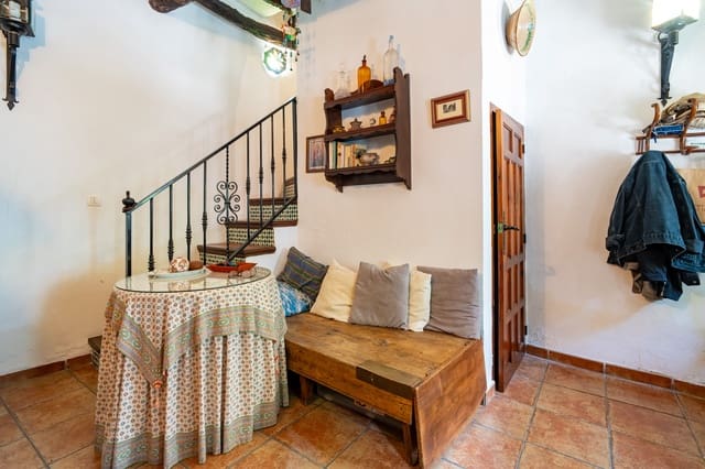 1 soverom Rekkehus til salgs i Albaicin, Granada by - € 225 000 (Ref: 9852288)