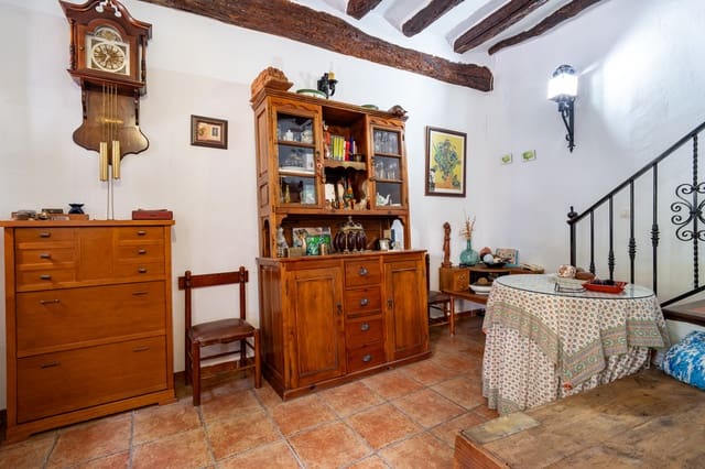 1 soverom Rekkehus til salgs i Albaicin, Granada by - € 225 000 (Ref: 9852288)