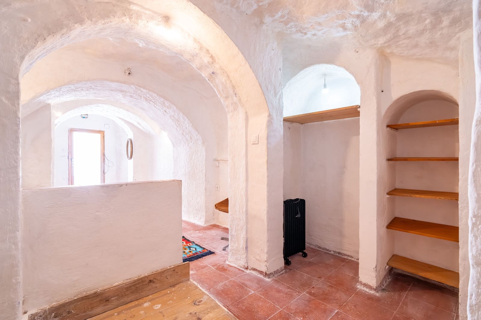 Hulehus til salg i Granada by - € 69.900 (Ref: 9852964)