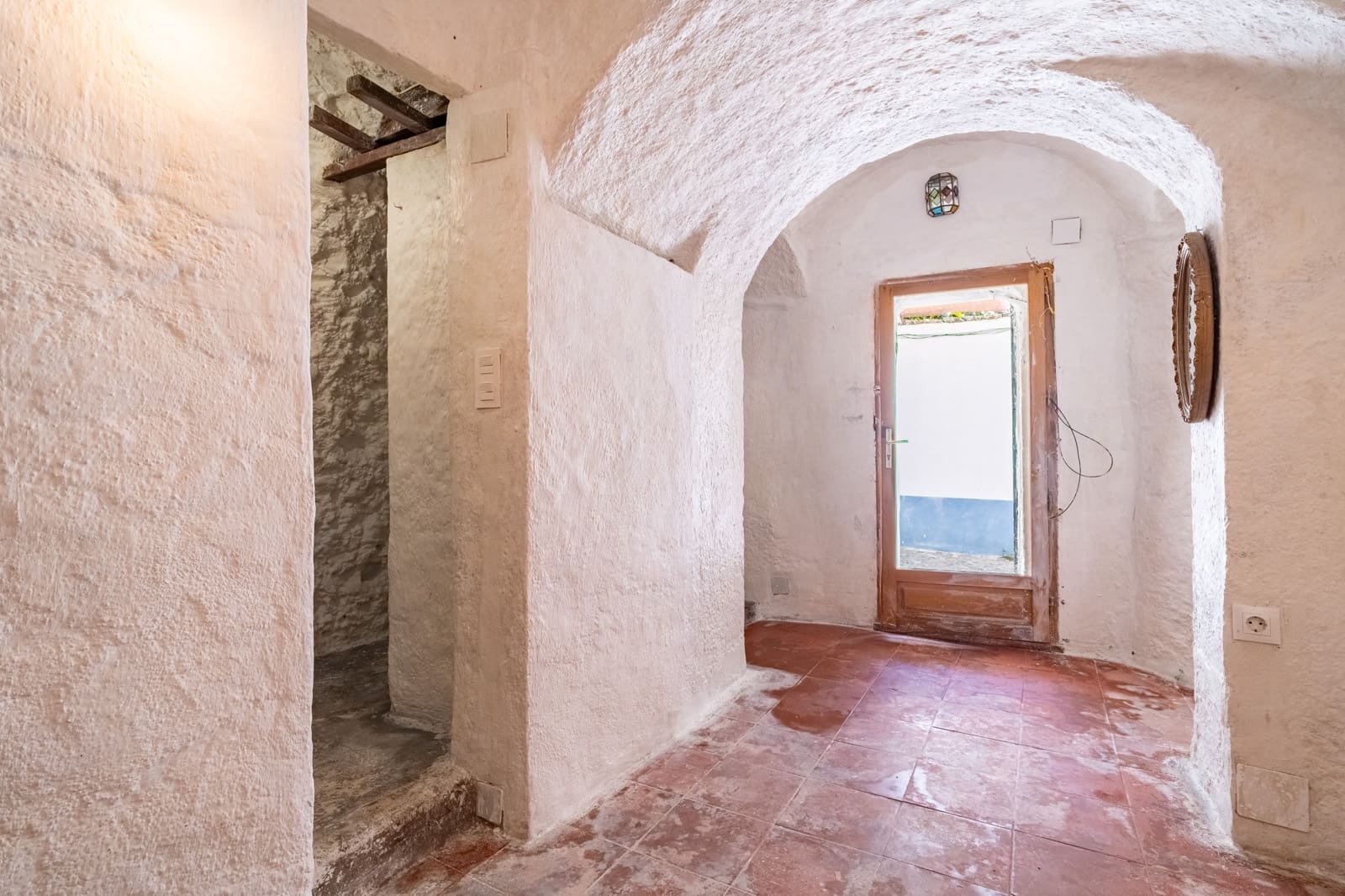 Hulehus til salg i Granada by - € 69.900 (Ref: 9852964)