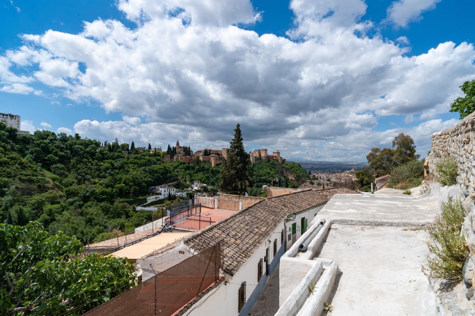 Hulehus til salg i Granada by - € 69.900 (Ref: 9852964)