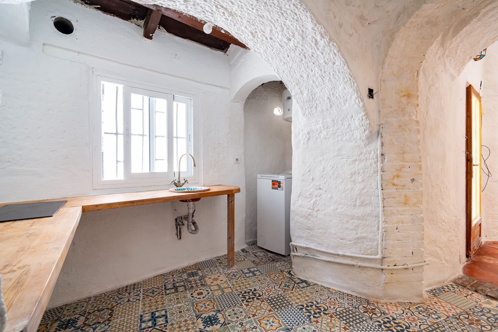 Hulehus til salg i Granada by - € 69.900 (Ref: 9852964)