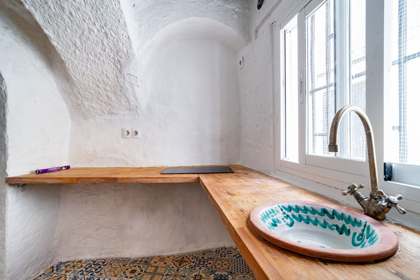 Hulehus til salg i Granada by - € 69.900 (Ref: 9852964)