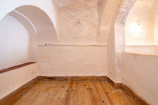 Hulehus til salg i Albaicin, Granada by - € 69.900 (Ref: 9852964)