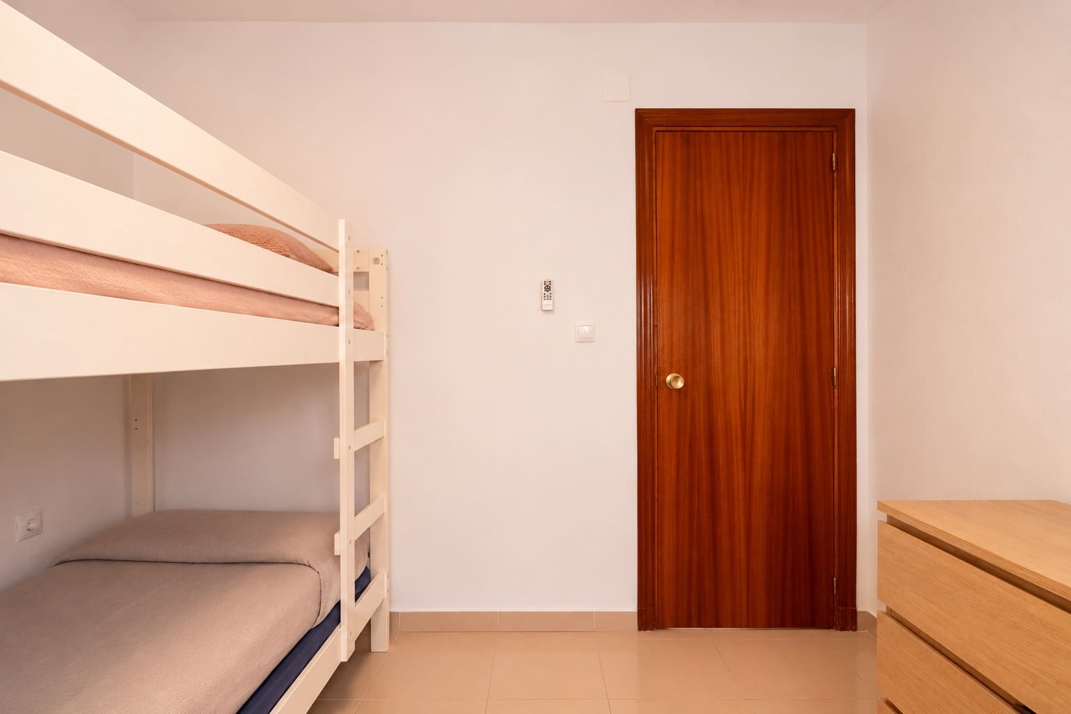 2 sovrum Radhus till salu i Granada stad - 99 900 € (Ref: 9882533)