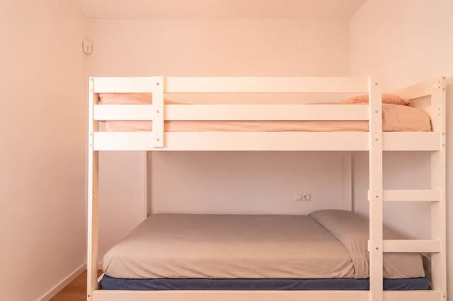 2 sovrum Radhus till salu i Albaicin, Granada stad - 99 900 € (Ref: 9882533)
