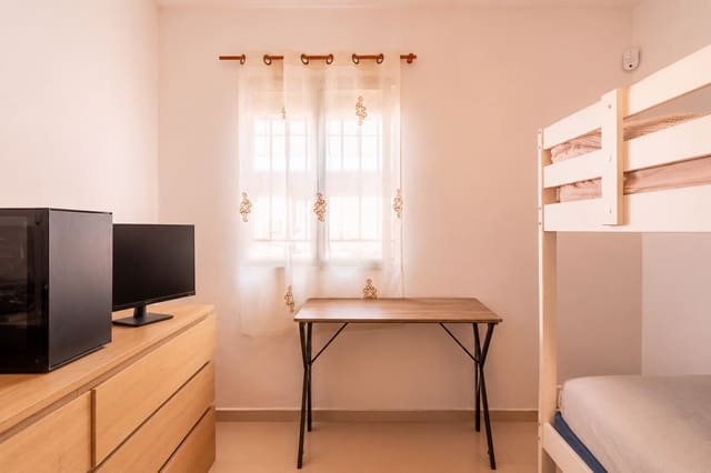 2 sovrum Radhus till salu i Albaicin, Granada stad - 99 900 € (Ref: 9882533)