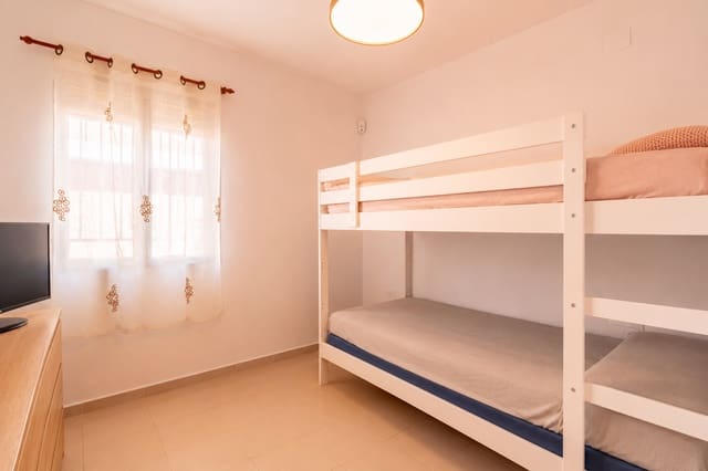 2 sovrum Radhus till salu i Albaicin, Granada stad - 99 900 € (Ref: 9882533)